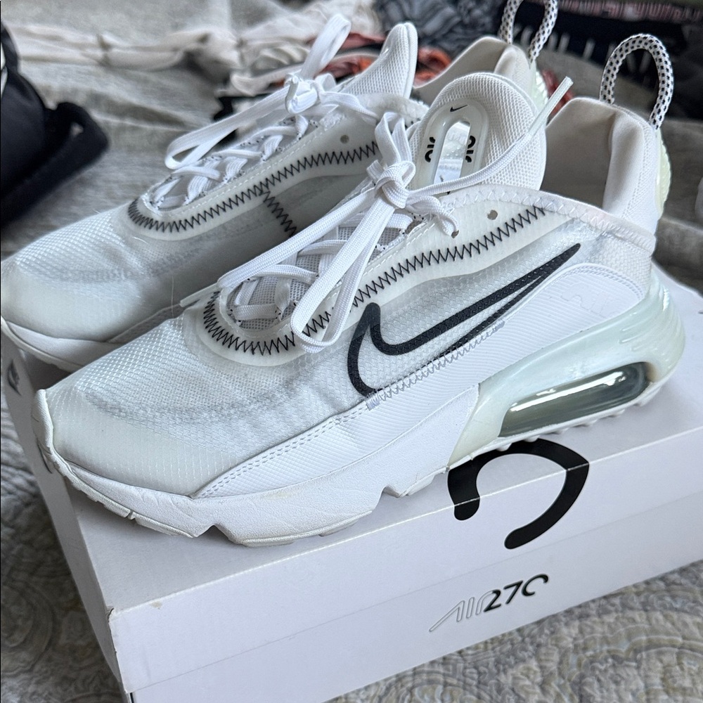 Nike Women’s Air Max  270